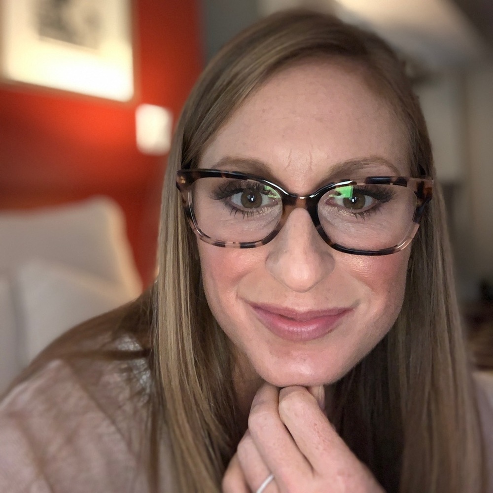 Meet your Posher, Laura